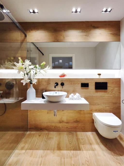 Increible Apartamento De Lujo En Terrassa Buitenkant foto